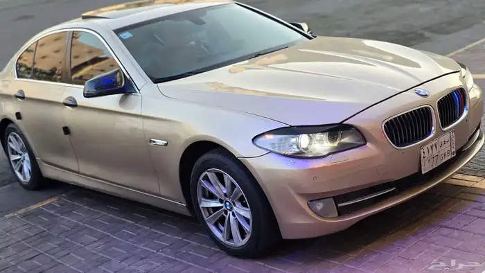 bmw520i موديل 2013 12