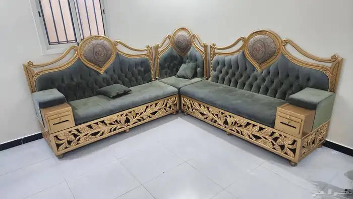 كنب للبيع شريه قبل شهر ب 1800 1