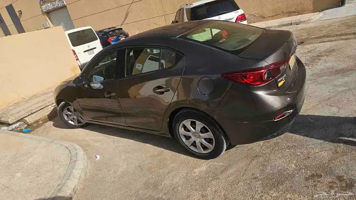 للبيع سيارة مازدا 3 2015 4