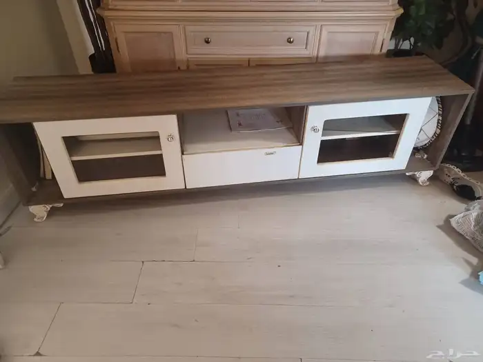 دولاب تلفزيون مستعمل نظيف 0