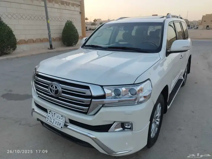 للبيع لندكروزر 2016 فل كامل وكاله شرط 3