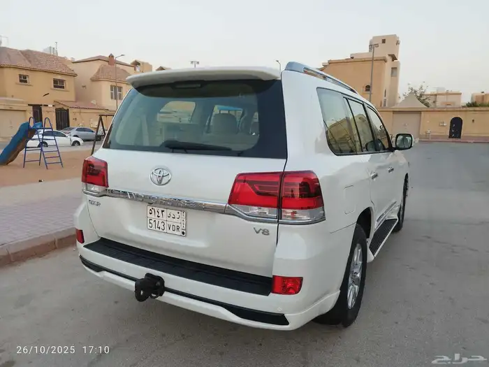 للبيع لندكروزر 2016 فل كامل وكاله شرط 6