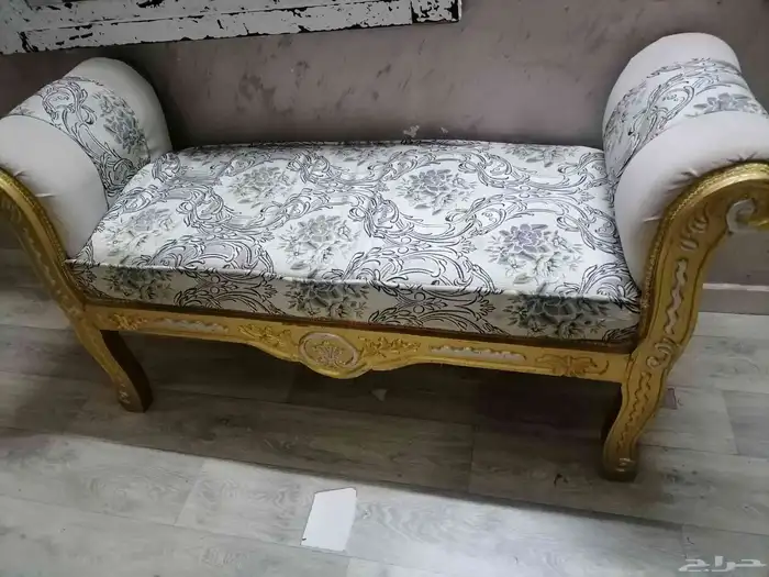 عفش بيت جزامه حديد 400 ريال زينه شجرة 200 ريال كرسي مدخل 300 2