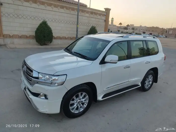 للبيع لندكروزر 2016 فل كامل وكاله شرط 2