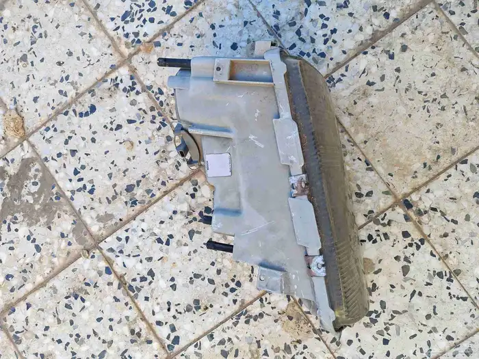 شمعة مرسيدس 300 أو 560 اصلي مستخدم مديل 90 17