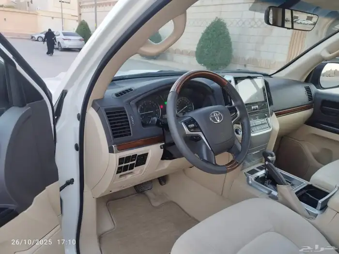 للبيع لندكروزر 2016 فل كامل وكاله شرط 14