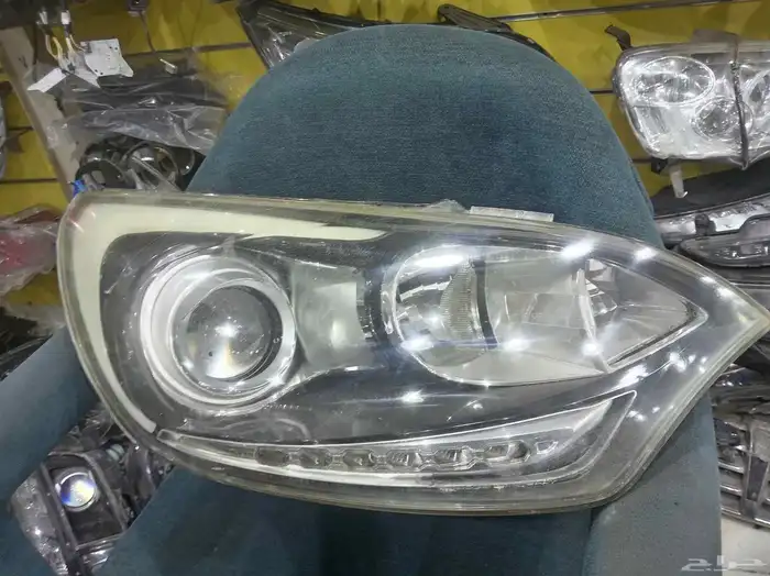 شمعه يمين كيا هتشباك 2017 اصلي مستخدم 0