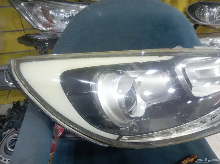 شمعه يمين كيا هتشباك 2017 اصلي مستخدم 1