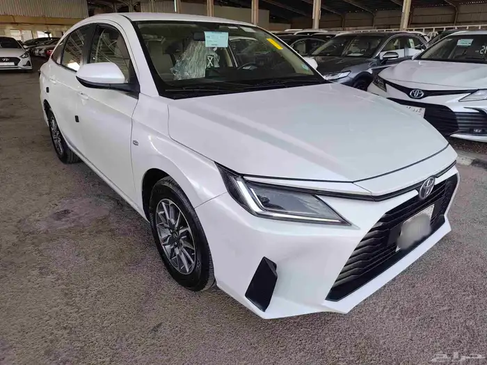 تويوتا يارس 2023 1