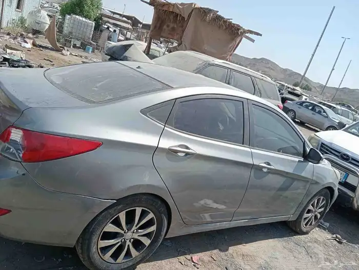 اكسنت 2014 متوفر جميع انواع قطع غيار 0