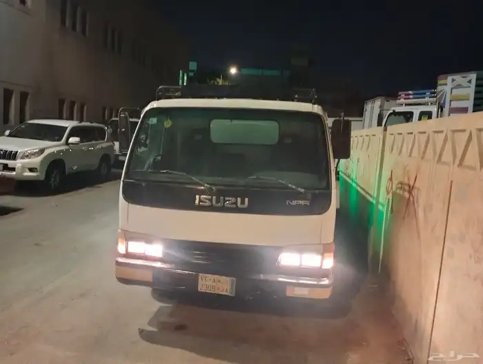 للبيع دينا ايسوزو فئة نبر موديل 2004 1