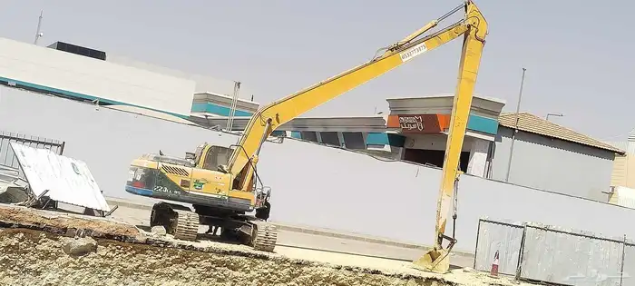 بوكلين ذراع طويل للايجار اليومي او الشهري 0