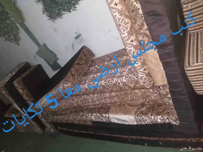 للبيع فرشه وكنب وفرش نفرين نظيف 0