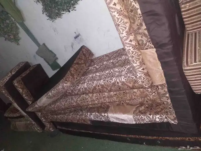 للبيع فرشه وكنب وفرش نفرين نظيف 1