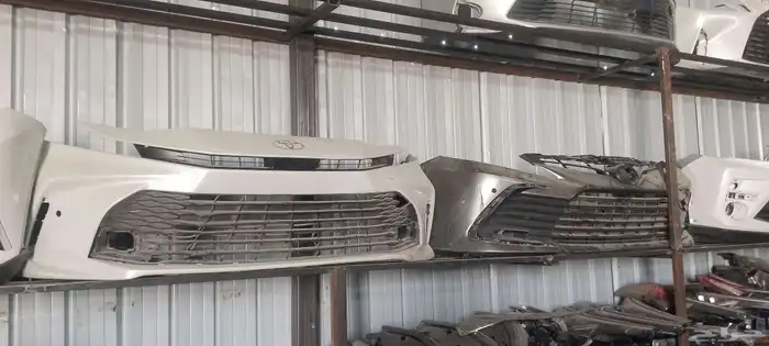 يوجد لدينا جميع انواع قطع غيار السيارات المستخدمه تشليح 9