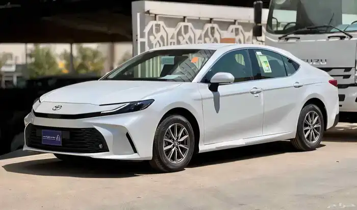 تويوتا كامري E بنزين 2025 ندعم جميع البنوك 4