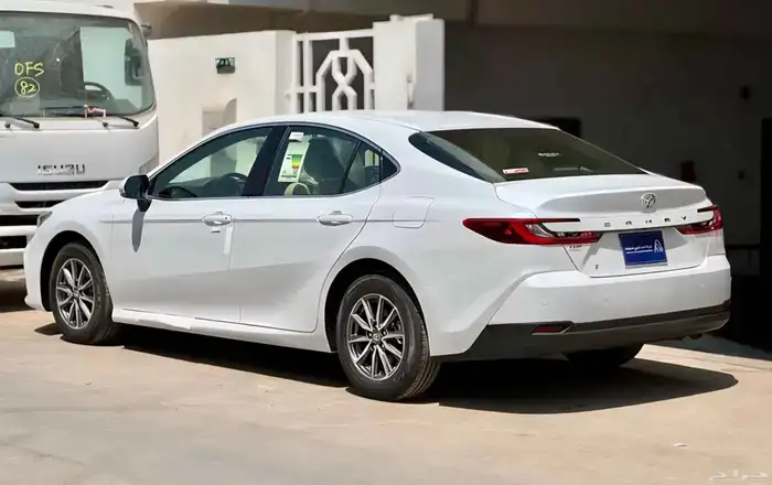 تويوتا كامري E بنزين 2025 ندعم جميع البنوك 6