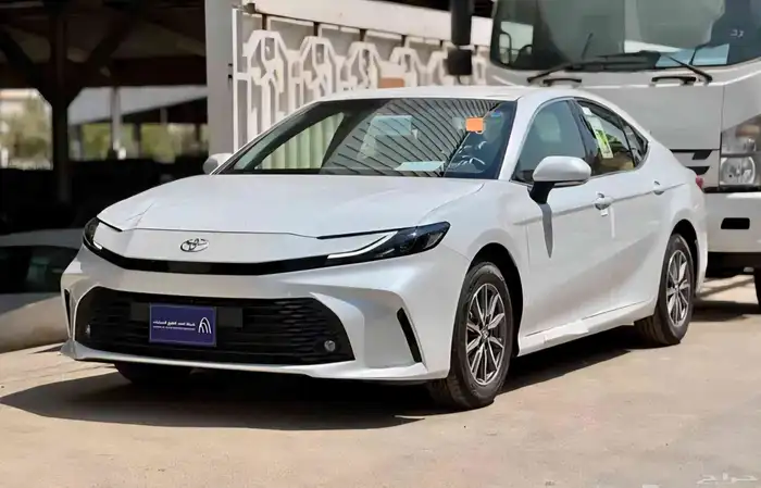 تويوتا كامري E بنزين 2025 ندعم جميع البنوك 2
