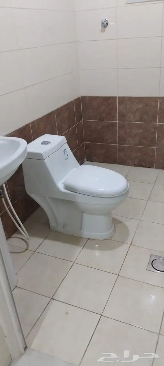 شقه للايجار الشهري حي الفيصليه 4