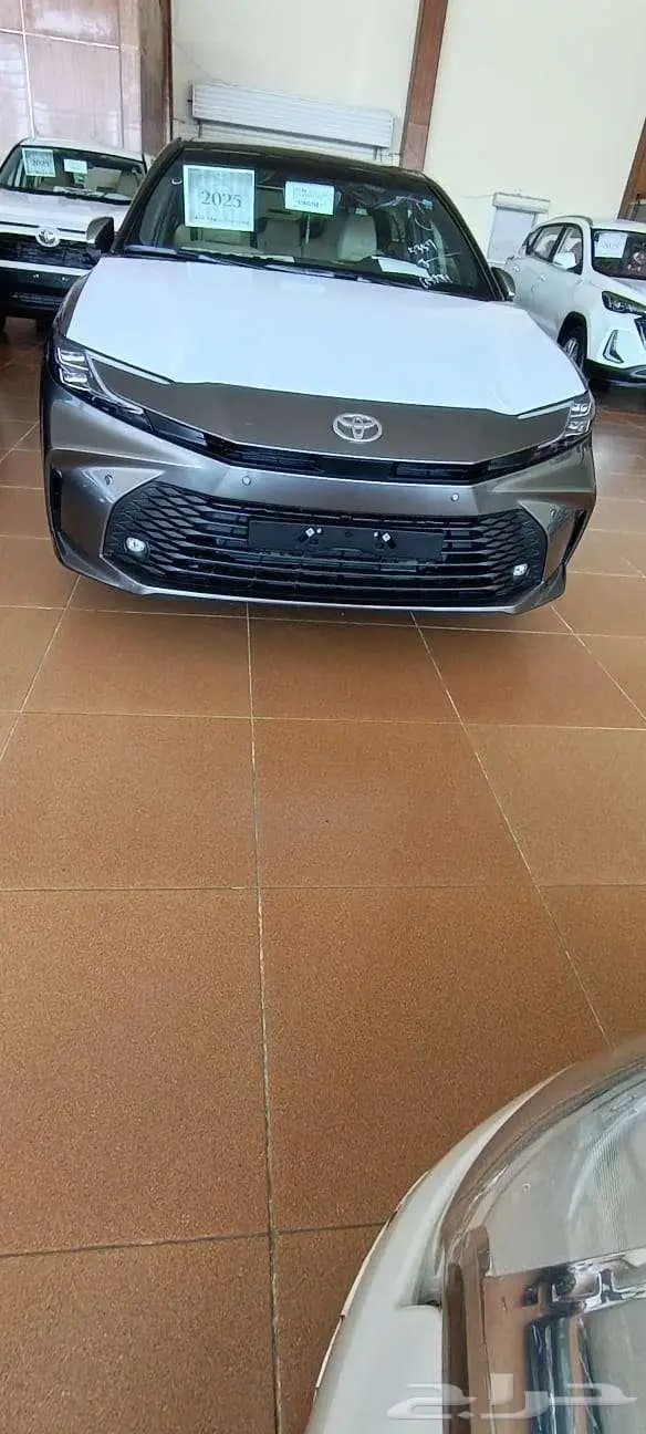 كامري LE فتحة بانوراما رمادى هايبرد 2025 اقل سعر كاش واقساط 0