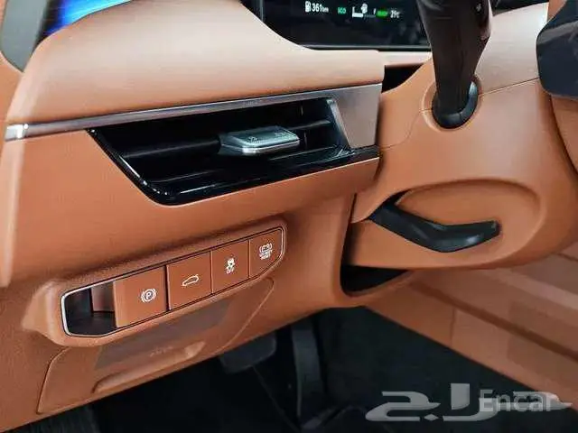 كيا K8 هايبريد 2025 8