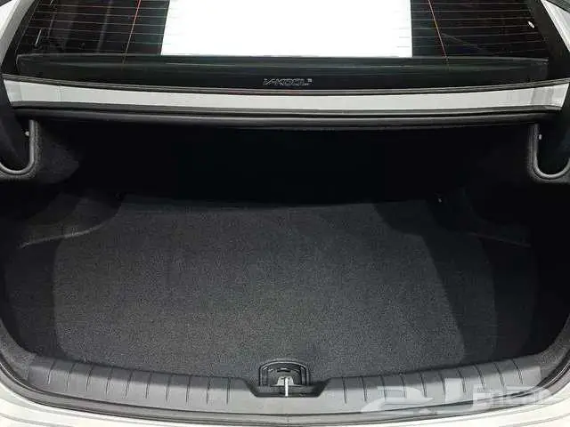 كيا K8 هايبريد 2025 18