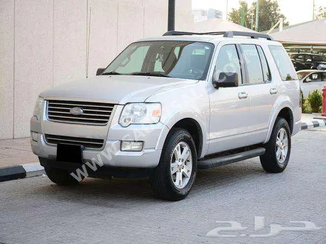 Ford Explorer  2010 1