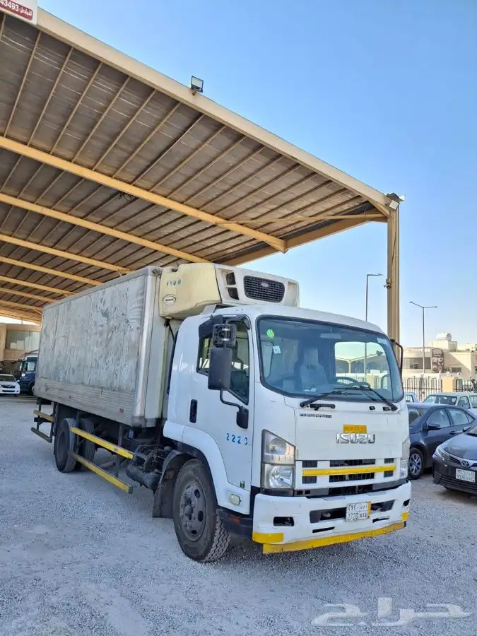 ايسوزو لوري ثلاجه موديل  2016 0