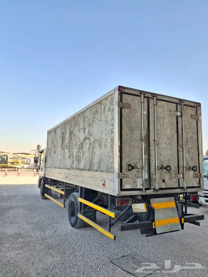 ايسوزو لوري ثلاجه موديل  2016 4