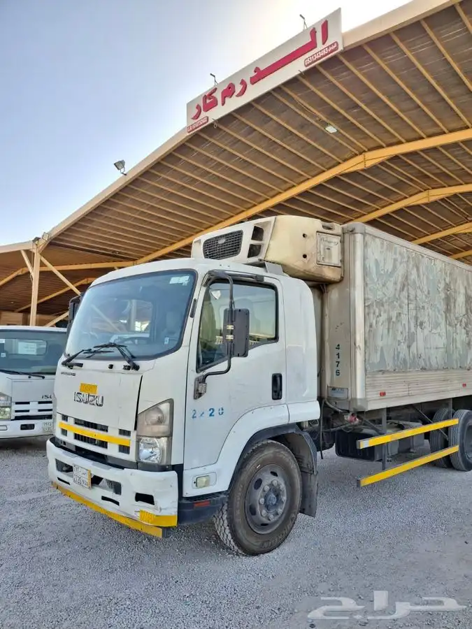 ايسوزو لوري ثلاجه موديل  2016 1