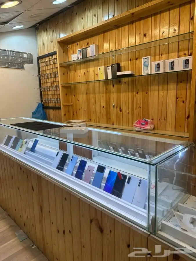 محل جوالات تقبيل بالنافورة 3