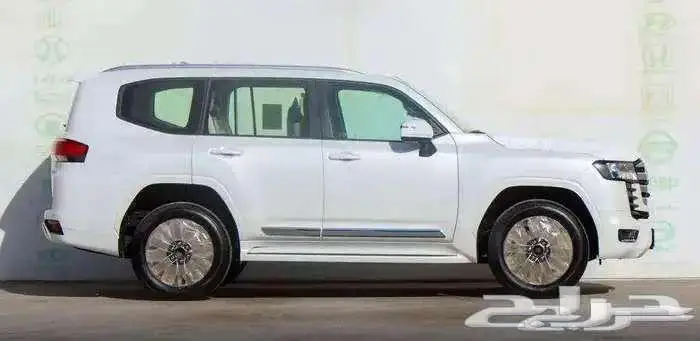 لاند كروزر GXRL3 ابيض 2025 13