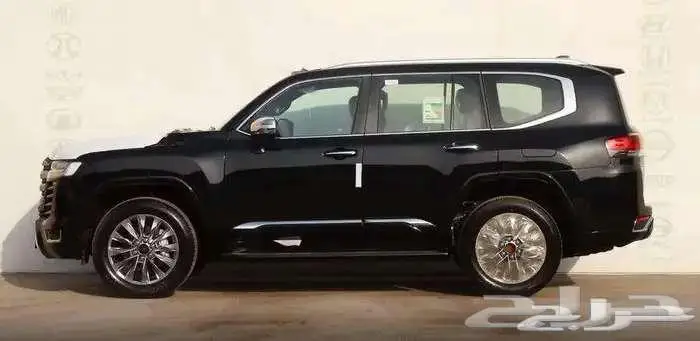 لاند كروزر VXR اسود 2025 6