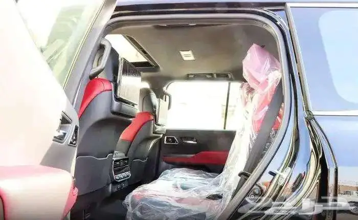لاند كروزر VXR اسود 2025 1