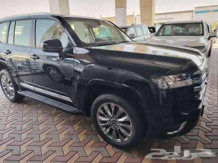 لاند كروزر GXRL3 اسود 2025 6