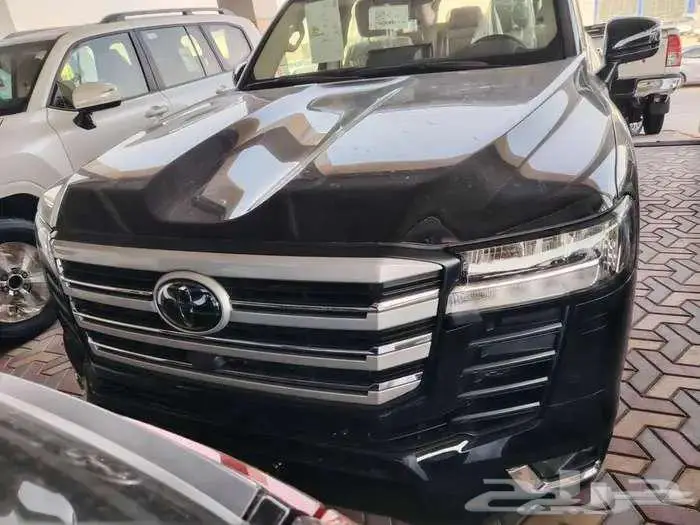 لاند كروزر GXRL3 اسود 2025 5