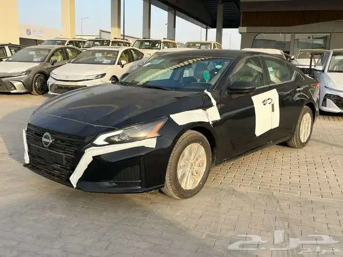 نيسان التيما 2.5 ستاندر 2025 1