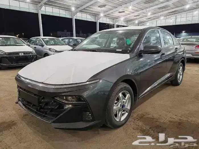 اكسنت فليت 2026 اسود 1