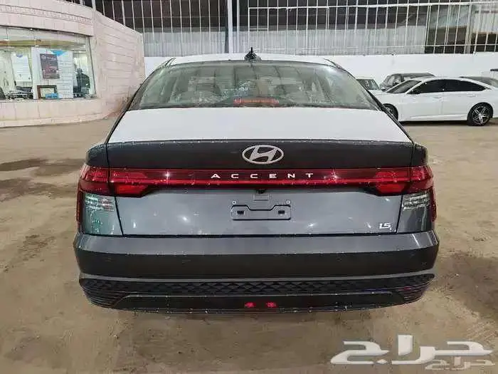 اكسنت فليت 2026 اسود 2