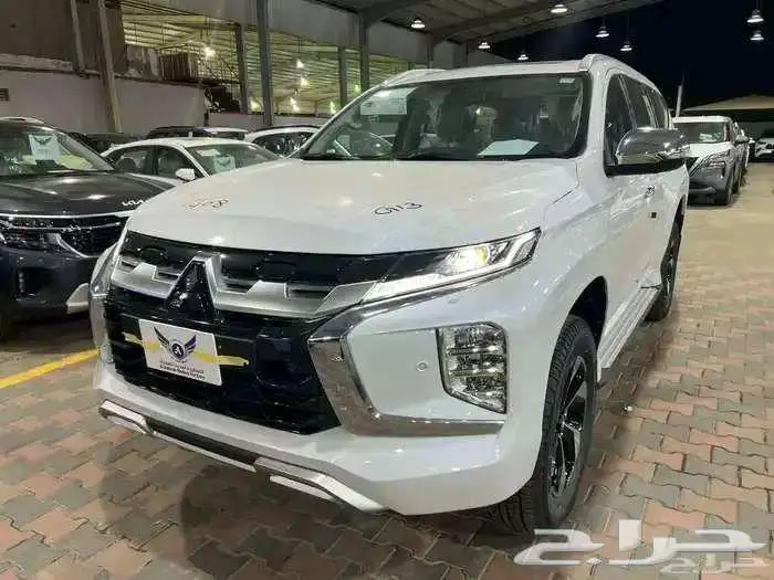 ميتسوبيشي مونتيرو 2025 نص فل ( كاش - تقسيط ) 1