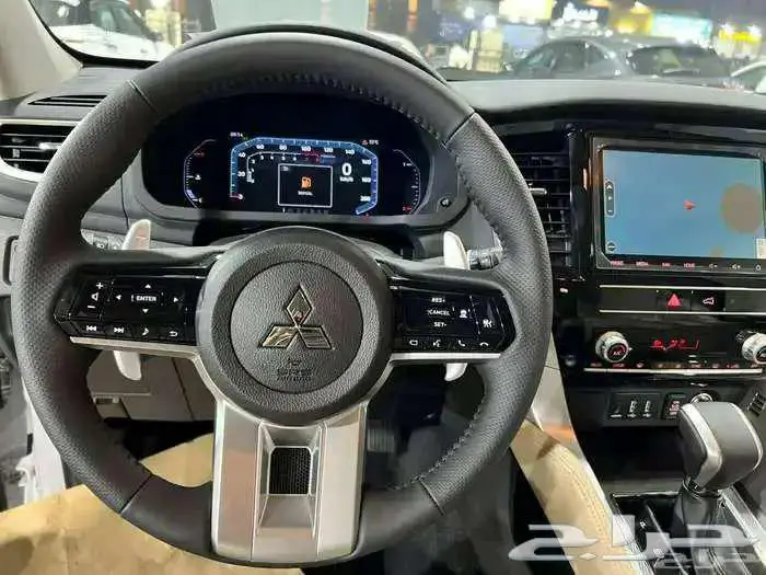 ميتسوبيشي مونتيرو 2025 نص فل ( كاش - تقسيط ) 8
