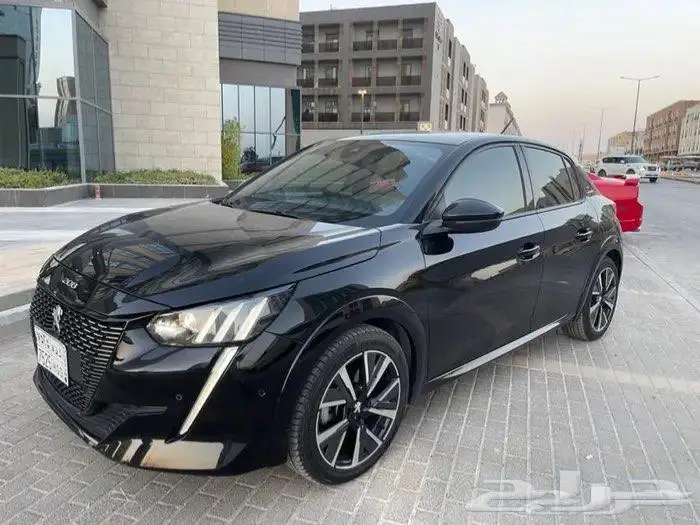 للبيع بيجو 208 جي تي لاين فل كامل 2023 على الضمان 0