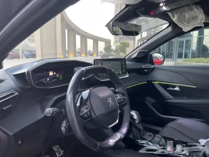 للبيع بيجو 208 جي تي لاين فل كامل 2023 على الضمان 15