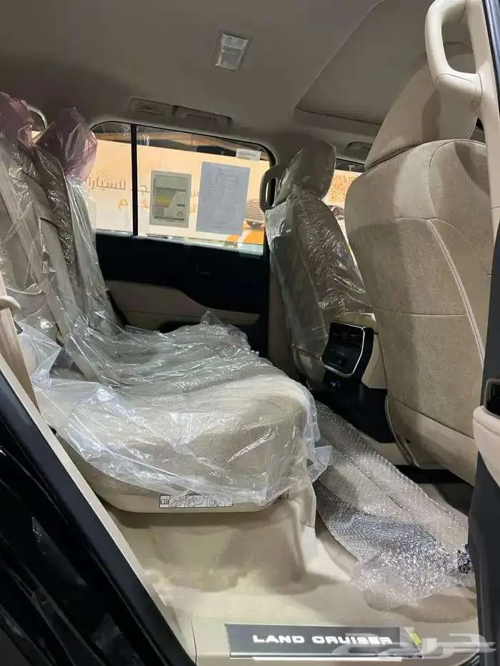 لاند كروزر GXRL3 اسود 2025 8