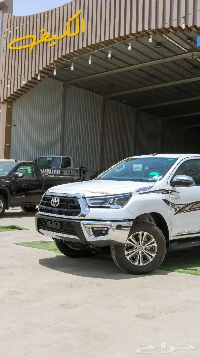 تويوتا هايلوكس غمارتين فل كامل موديل 2025 كاش و اقساط 4