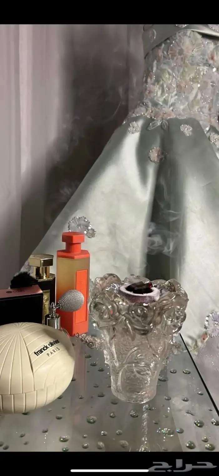 فستان ملكه سبب البيع كان وسيع علي جدا 0
