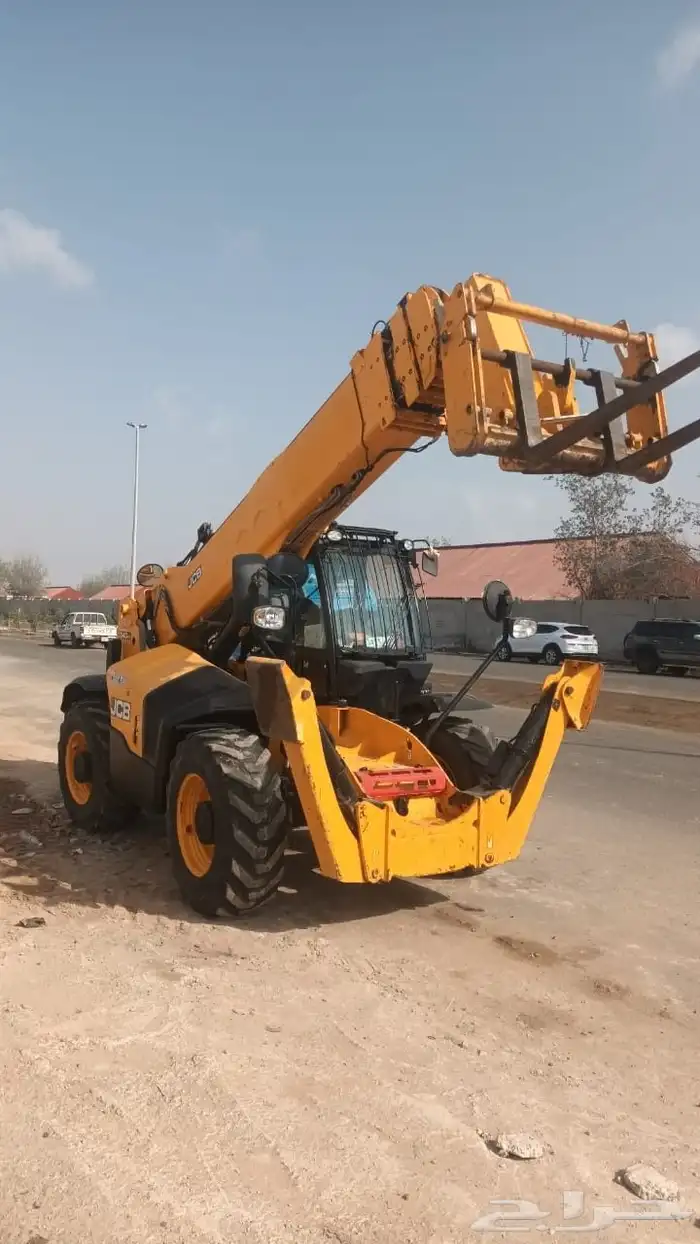 رافعة شوكية سكين فور يفت للايجار 2