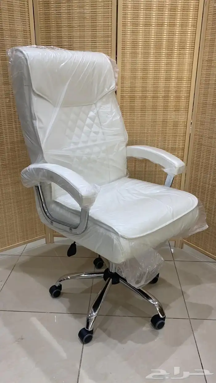 كرسي مكتب مع أقصى قدر من الراحة بألوان مختلفة 10