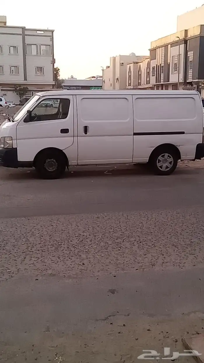 باص نيسان اورفان بضاعة ديزل للبيع 2
