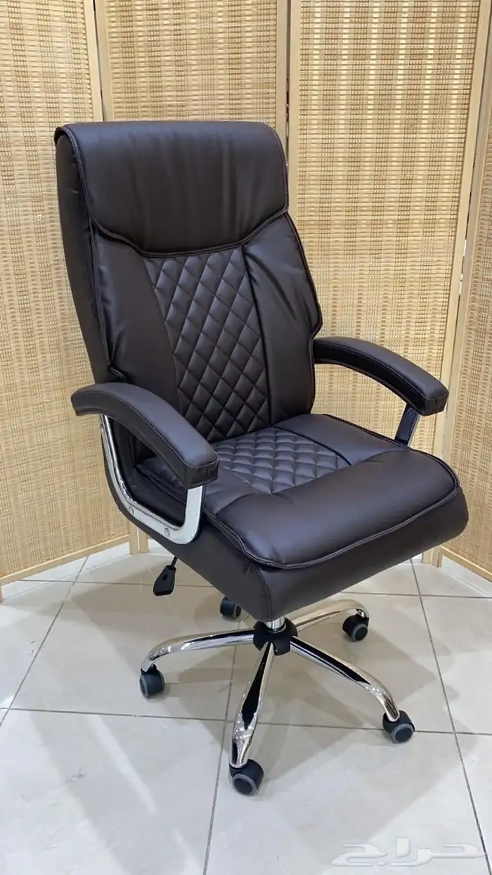 كرسي مكتب مع أقصى قدر من الراحة بألوان مختلفة 11